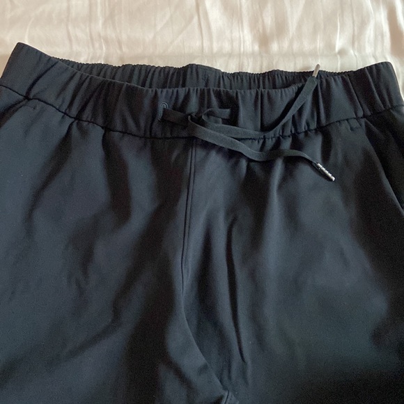 Lululemon - Picture 2 of 6